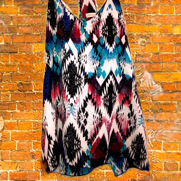 Aztec Print Top - Picture 2 of 3